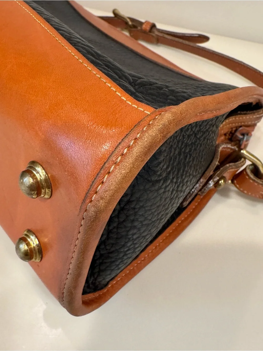 Dooney and Bourke Vintage Black Leather Crossbody Shoulder Bag Made in USA - Picture 11 of 16